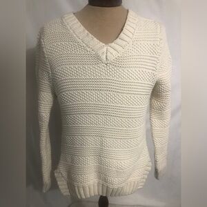 Womens Cream Sweater. Size Medium. 19” pit to pit.